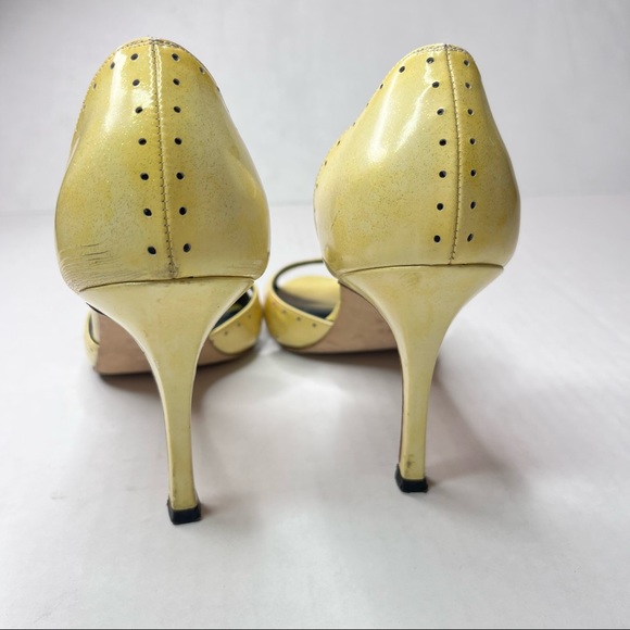 MANOLO BLAHNIK Yellow Patent Leather Peep-Toe High Heels Pumps 38. - Picture 5 of 7